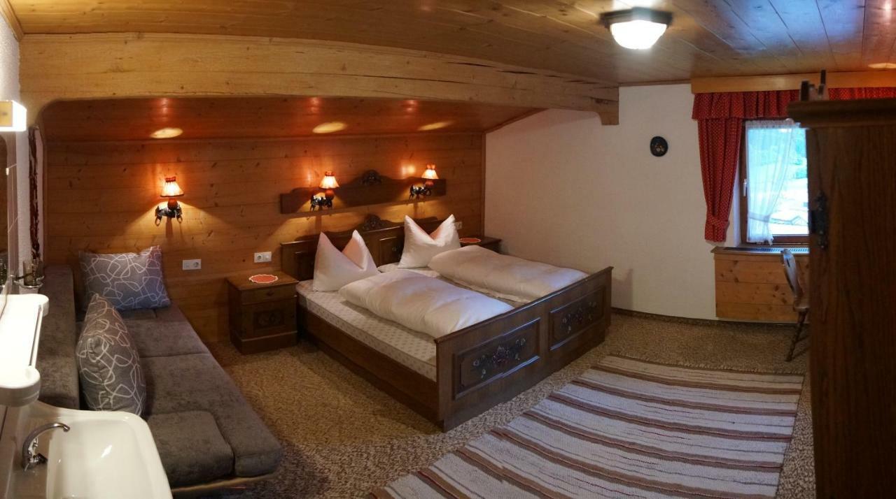 St. Hubertus Apartment Pettneu am Arlberg Bagian luar foto