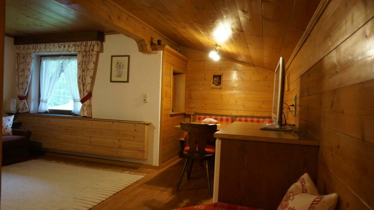 St. Hubertus Apartment Pettneu am Arlberg Bagian luar foto