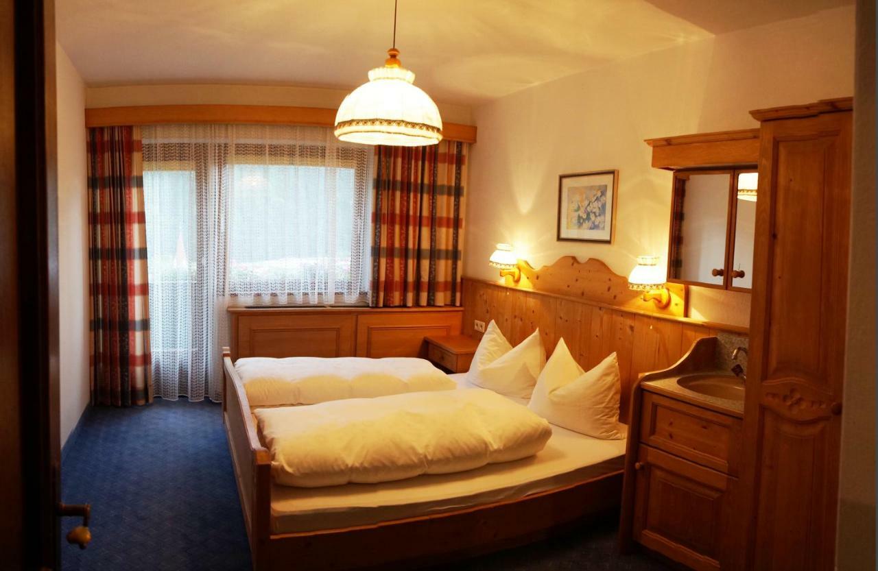 St. Hubertus Apartment Pettneu am Arlberg Bagian luar foto